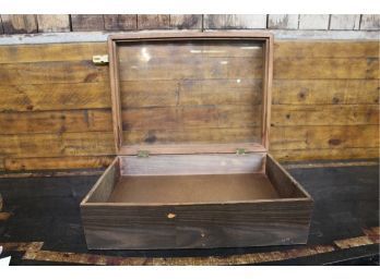 Vintage 18' X 13.5' Wooden Display Box, Dust Free, See Pictures For Details