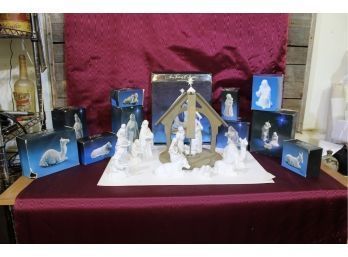 Avon Nativity Collectibles Set See Pictures For Details 11 Pieces