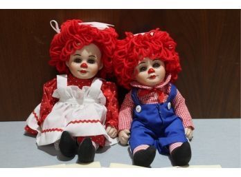 2 Marie Osmond Fine Porcelain Twins Raggedy Ann & Andy With Certificates Of Authenticity Necklaces & Original