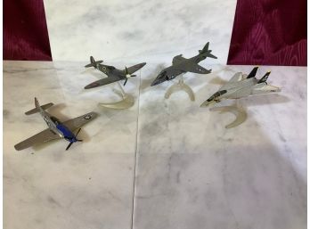 4 Metal Mini Planes Assorted