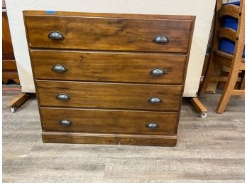 4 Draw Dresser By William Sonoma No Top Great For A Vanity Project, 32' X 29' X 19.5'