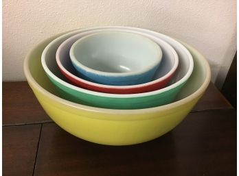 Primary Pyrex Bowl Set