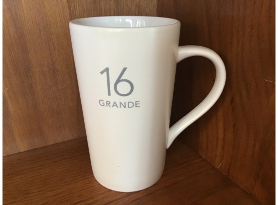 Grande Starbucks Coffee Company White 2011 Cup Coffee Mug 16 Oz