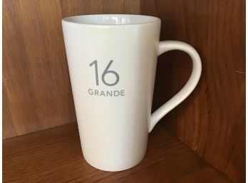 Grande Starbucks Coffee Company White 2011 Cup Coffee Mug 16 Oz