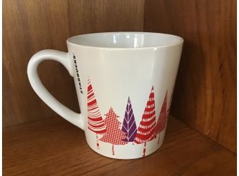 Christmas Tree 2017 Starbucks Coffee Company White Cup Coffee Mug 14.2 Oz
