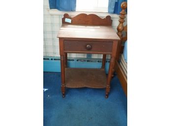 ANTIQUE 1 DRAWER WOOD SIDE TABLE