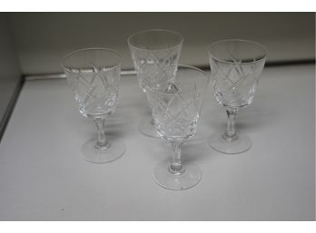 LOT OF 4 WINE GLASSES, 6IN HEIGHT