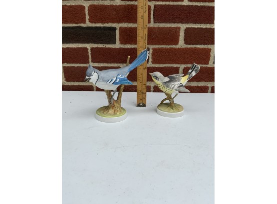 LOT OF TWO STAFFORDSHIRE BIRDS 7 INCH
