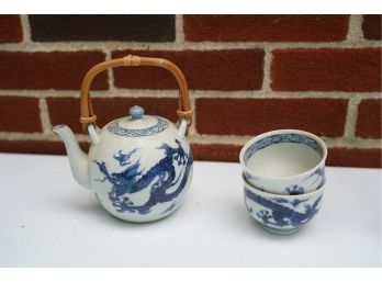 FITZ AND FLOY TEA SET WITH PAIR OF CUPS