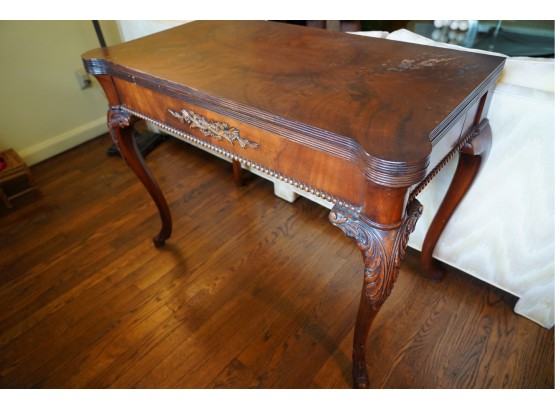 ANTIQUE WOOD LIVING ROOM TABLE
