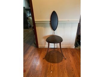 UNQUIE STYLE MID CENTURY STYLE 3 LEGGED WOOD TOP CHAIR