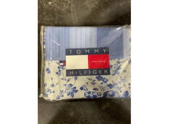 NEW TOMMY HILFIGER SHOWER CURTAIN, 72X75 INCHES