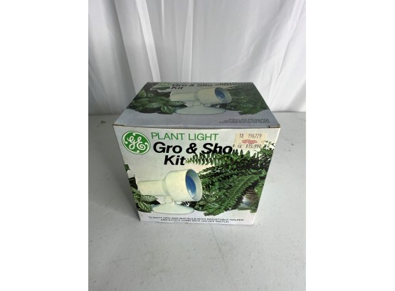 GRO AND SHOW PLANT LIGHT KIT