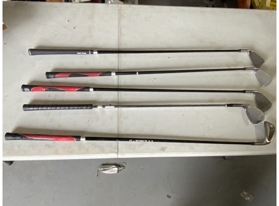LOT OF 5 GOLF CLUBS