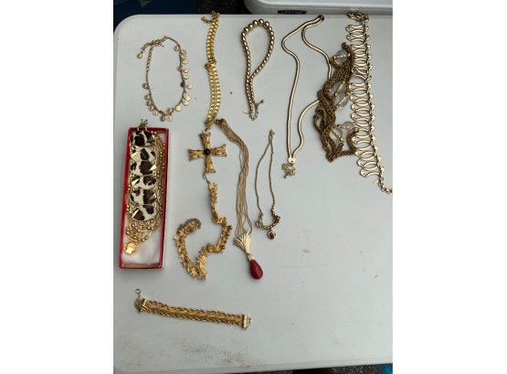 LARGE LOT OF CUSTOM JEWELRY NECKLACE