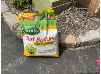 SCOTTS TURF BUILDER WEED AND FEED