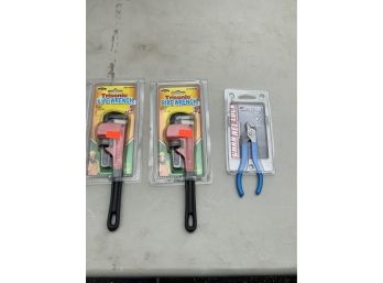 LOT OF 2 PIPE WRENCHES AND 1 PLIER,