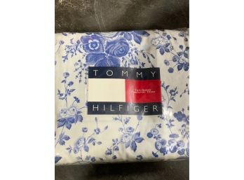 NEW TOMMY HILFIGER FULL/QUEEN COMFORTER COVER