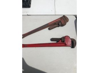 LOT OF 2 PIPE WRENCH