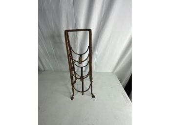 METAL WINE RACK WITH HOOKS, 7X18 INCHES