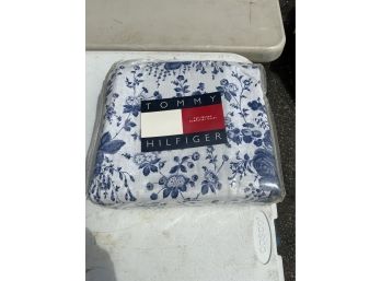 TOMMY HILFIGER FULL/QUEEN COMFORTER COVER