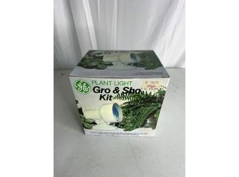 GRO AND SHOW PLANT LIGHT KIT