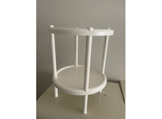 VINTAGE WHITE PLASTIC ROUND 2 TIER SIDE TABLE
