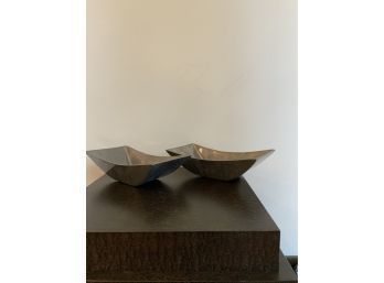 LOT OF 2 MODERN STYLE METAL BOWL, 12IN LENGTH