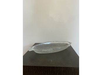 FISH SHAPE GLASS PLATE MADE BY BLASSAKE USA, 18IN LENGTH