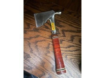LIKE NEW ESTWING MADE IN USA CARPENTER'S HATCHET