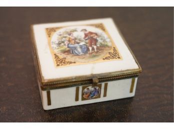 SMALL PORCELAIN JEWELRY BOX, 3INX3IN LENGTH