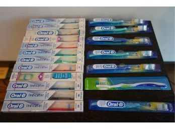 OLD NEW STOCK LARGE LOT OF NEW ORAL-B TOOTHBRUSHES