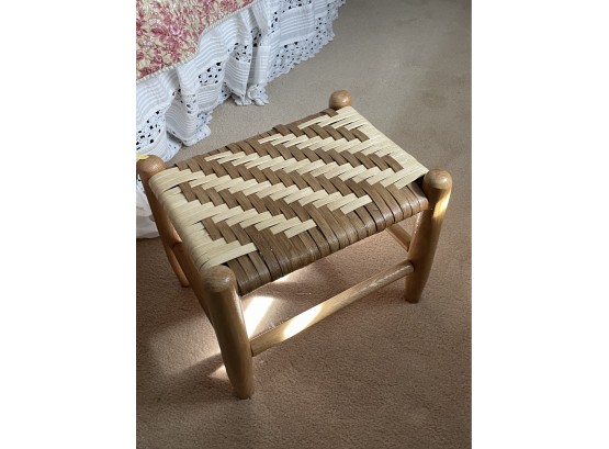 WOVEN TOP STEP/FOOT STOOL
