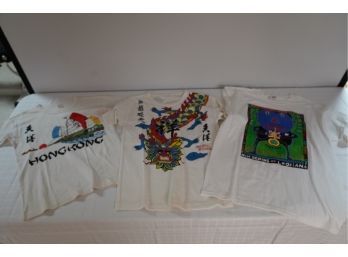 LOT OF 3 VINTAGE T-SHIRTS, 2 FROM HONG KONG AND 1 FROM NEW ORLEANS, SIZE L