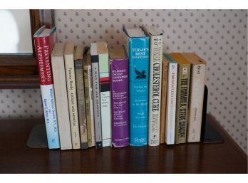 LARGE LOT OF MEDICAL BOOKS