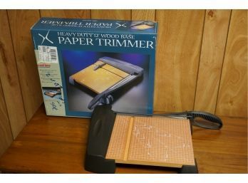 MINT CONDITION!! HEAVY DUTY WOOD BASE PAPER TRIMMER,