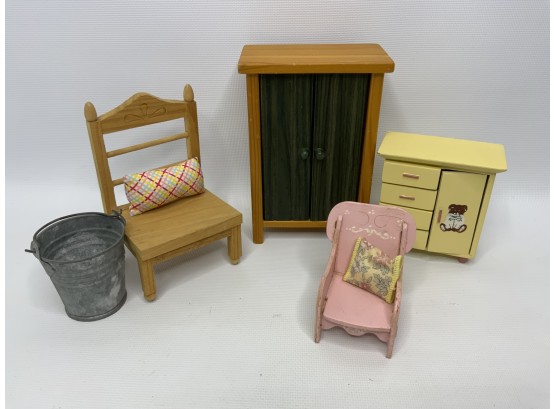 DOLLHOUSE DRESSER AND 2 CHAIRS LOT