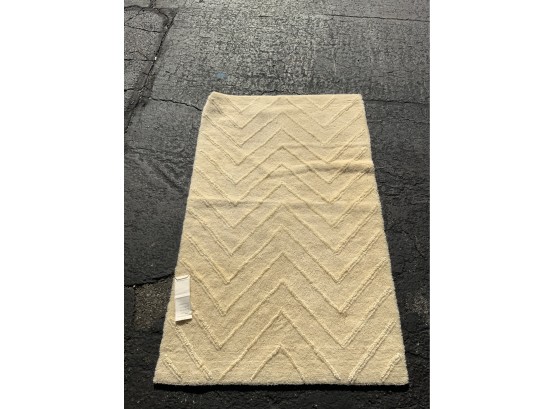 MAPPLE INDUSTRIES, INC 'CHAMPAGNE' COLOR RUG, 32X52 INCHES