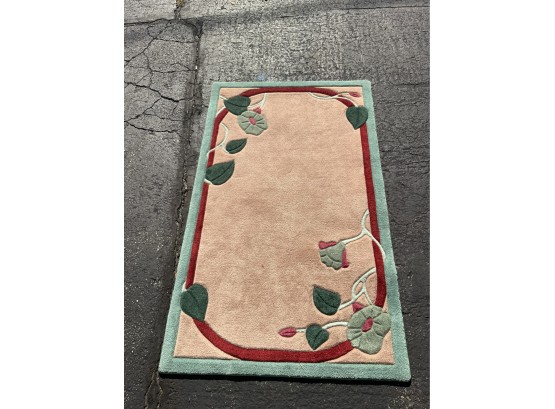VINTAGE CHRISTMAS RUG MADE BY TERZA, 30X45 INCHES