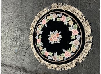 HAND MADE IN CHINA ROUND RUG WITH FLOWER PATTERN, 36IN DIAMETER