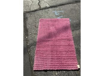 OLD NEW STOCK BATHROOM VINTAGE MAPLE INDUSTRIES INC. COLOR 'PINK' BATHROOM RUG, 32X52 INCHES