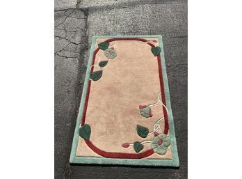 VINTAGE CHRISTMAS RUG MADE BY TERZA, 30X45 INCHES