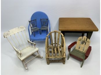 LOT OF DOLLHOUSE CHAIRS AND TABLE