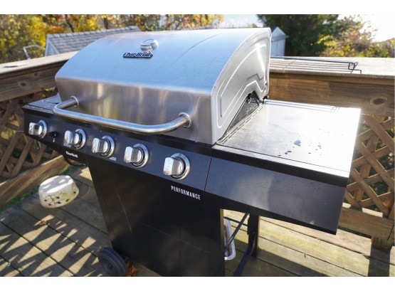 LIKE NEW! STAINLESS STEEL CHAR-BROIL BBQ GRILL 5 BURNER PLUS 1 SIDE, COMES WITH COVER MINT CONDITION !