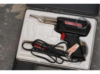 WELLER TOOL WITH CASE IN GREAT CONDITION. TESTED WORKING