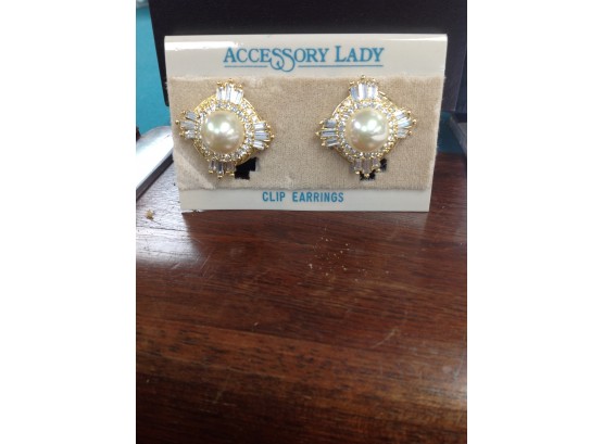 Accessory Lady Clip On Pearl & Crystal Earrings