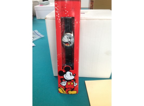 Walt Disney World Mickey Mouse Watch .. Never Opened