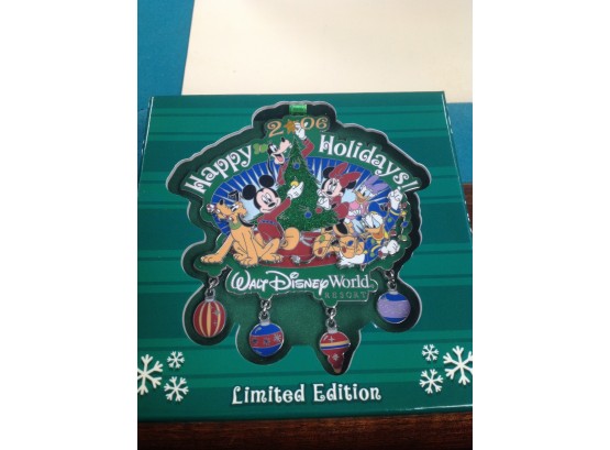 Disney Fab 6- Decorate X-mas ..ltd Ed 1000 Pins