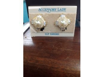 Accessory Lady Clip On Pearl & Crystal Earrings