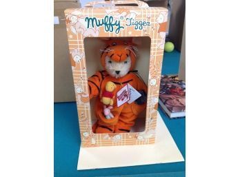 Disney Exclusively Designed Muffy Vanderbear Dressed As Tigger.. Limited Edition